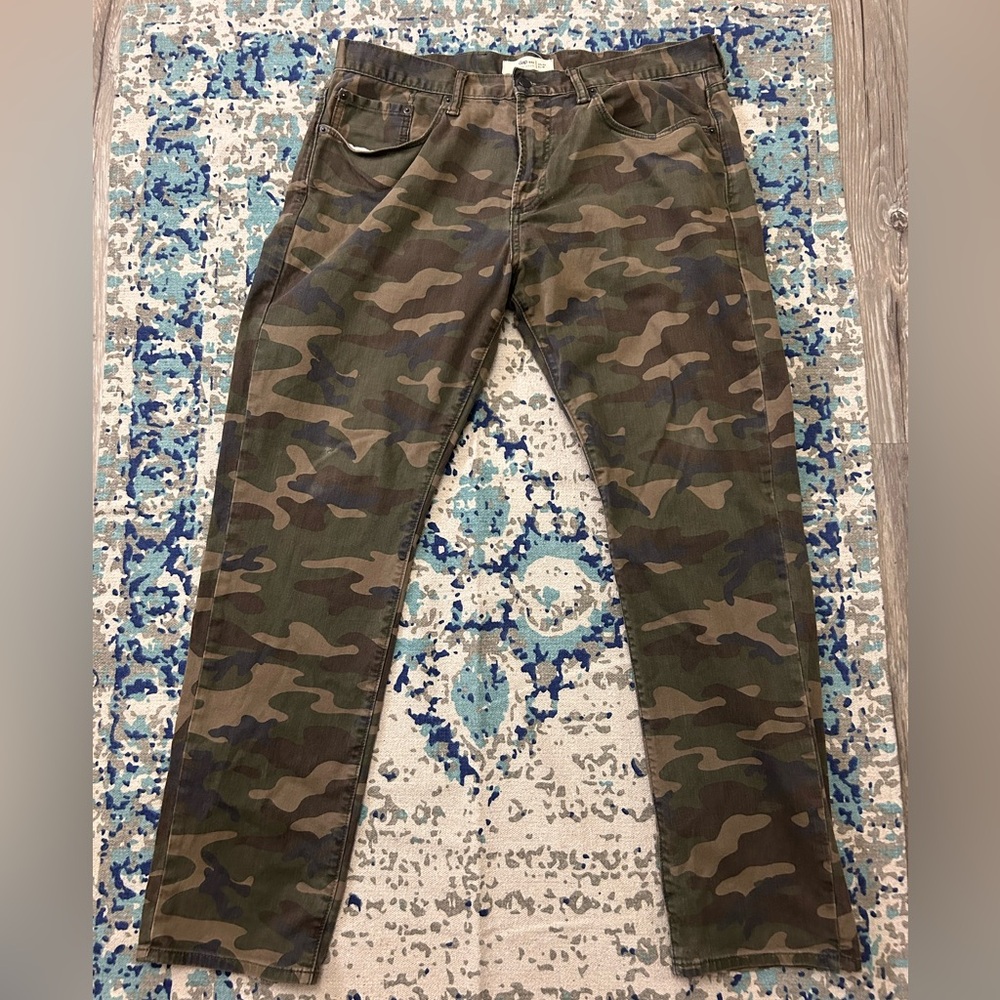 GAP Camo jeans